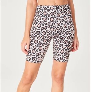 HIGH RISE BIKER SHORT - GOLD CHEETAH